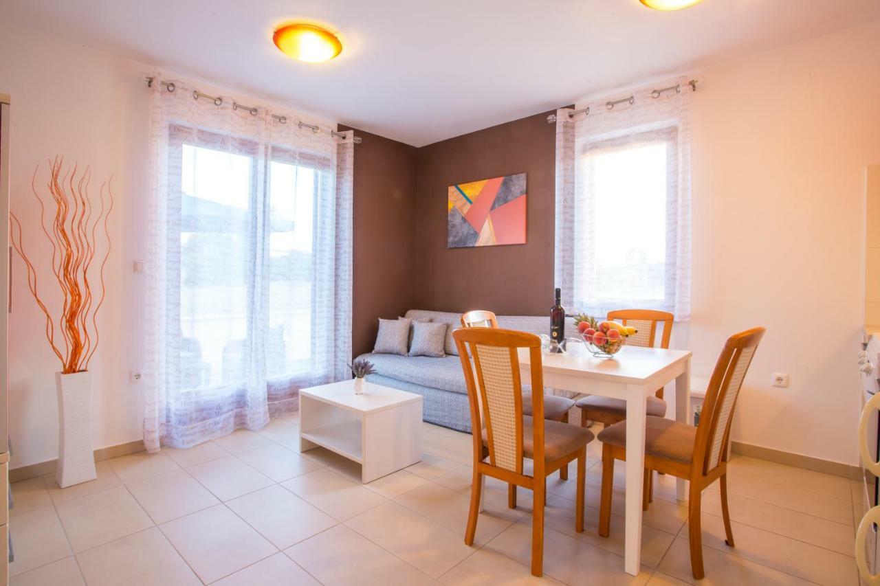 Apartman Irena Pula Zewnętrze zdjęcie